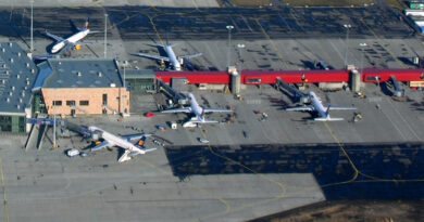 Ermittlungen laufen: Selbstgebauter Sprengsatz in Flughafen Keflavík detoniert